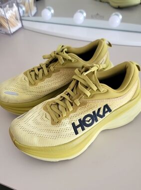 HOKA Women's Bondi8 SIZE 7 - 1127952#GLCR